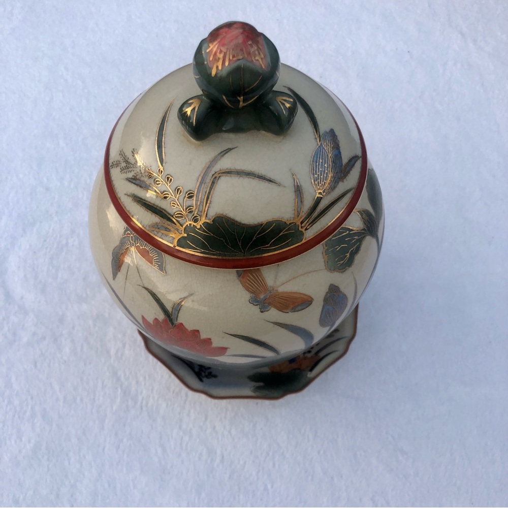 Vintage Kutani Satsuma Toyo Painted Porcelain Ginger Jar Urn 3 Piece Butterfly